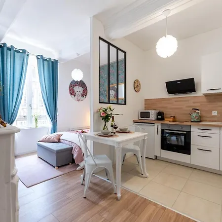 Penelope By Kleidos - Centre