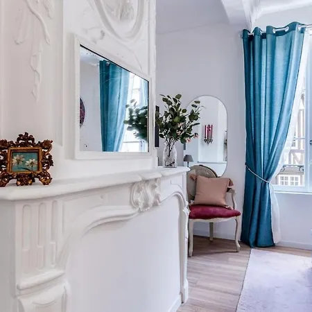 Penelope By Kleidos - Centre *