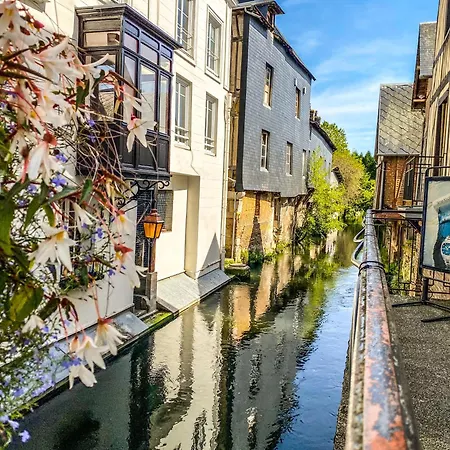 Penelope By Kleidos - Centre