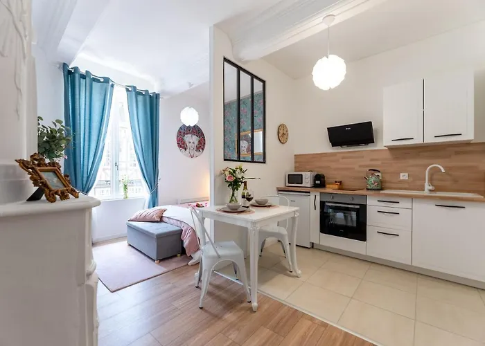 Penelope By Kleidos - Centre